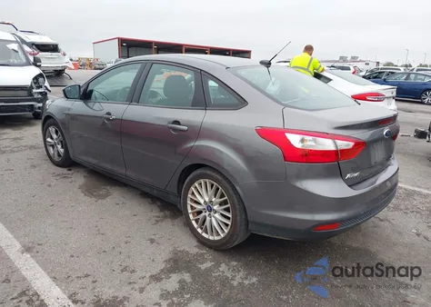2014 Ford Focus Se z USA, uszkodzony, nr VIN 1FADP3F27EL460730